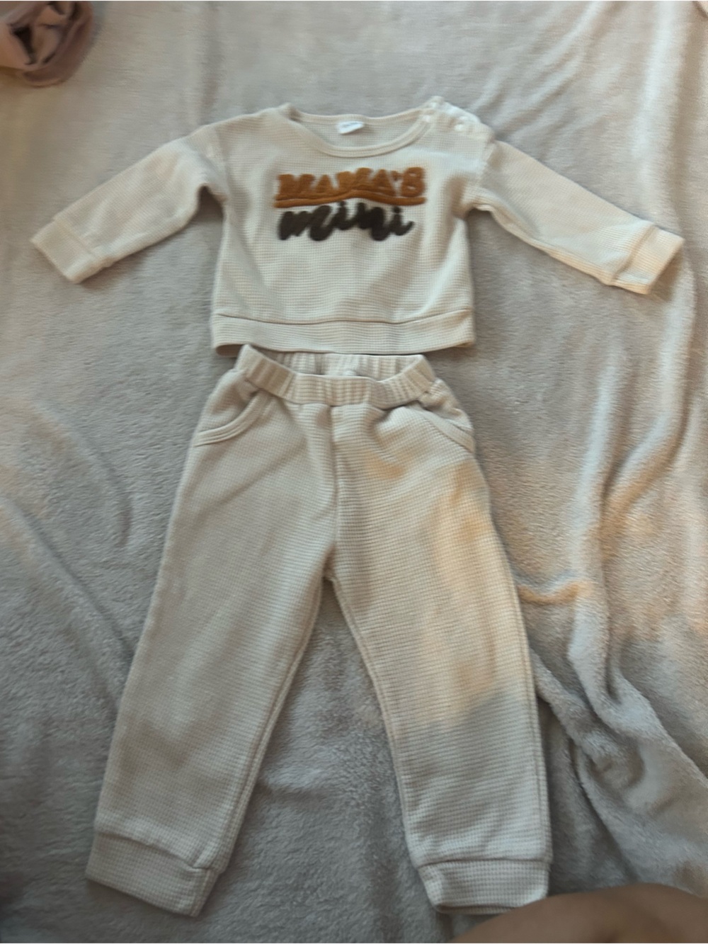 Source Unknown Cream Waffle Knit Two-Piece Lounge Set with Script Accent